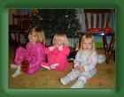 DSC01394 * Something good under the tree (x 3) * 1632 x 1224 * (910KB)